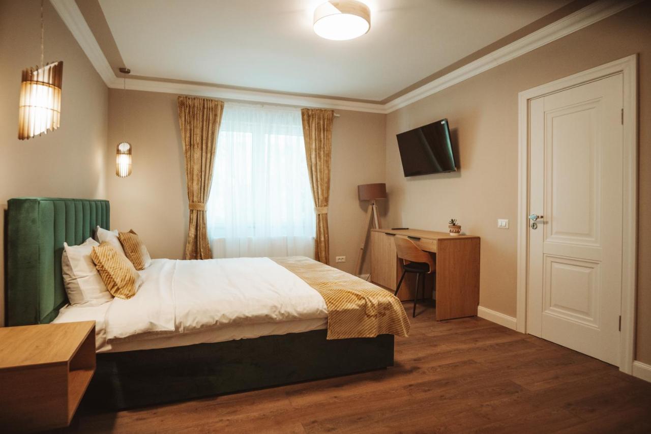 B59 Boutique Hotel Campulung Moldovenesc Exterior photo